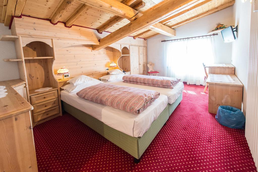Hotel Garni Norma มาดอนนาดีกัมปิโญ ภายนอก รูปภาพ
