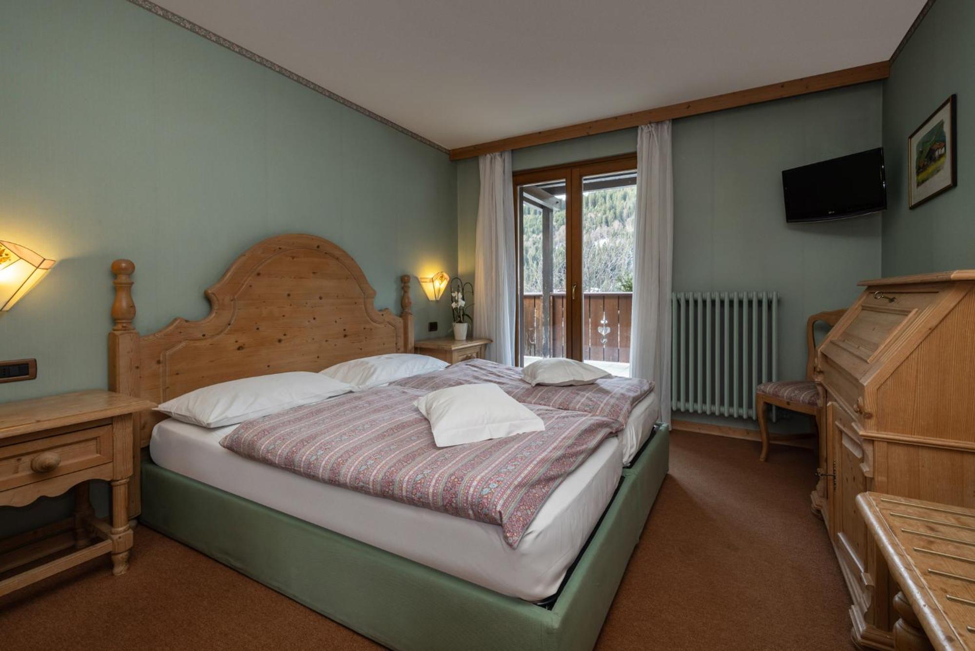 Hotel Garni Norma มาดอนนาดีกัมปิโญ ภายนอก รูปภาพ