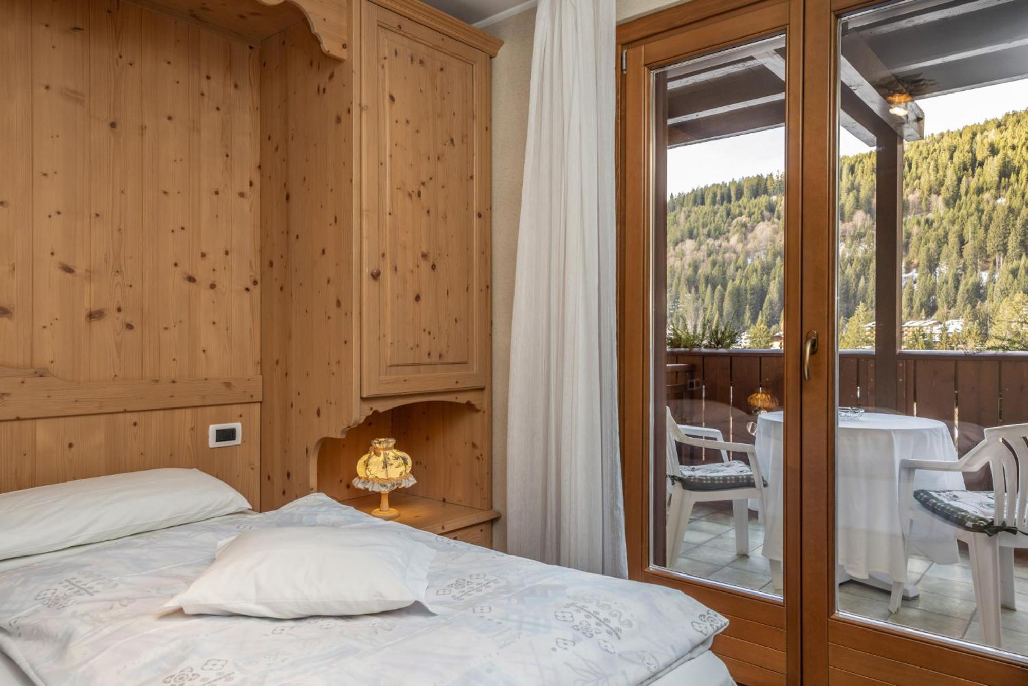Hotel Garni Norma มาดอนนาดีกัมปิโญ ภายนอก รูปภาพ